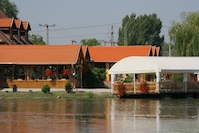 Jobb Mint Otthon Kisvendéglő - Lencsés Horgásztó Szeged. Szegedi étterem, tradicionális halételek, kiváló halászlé.